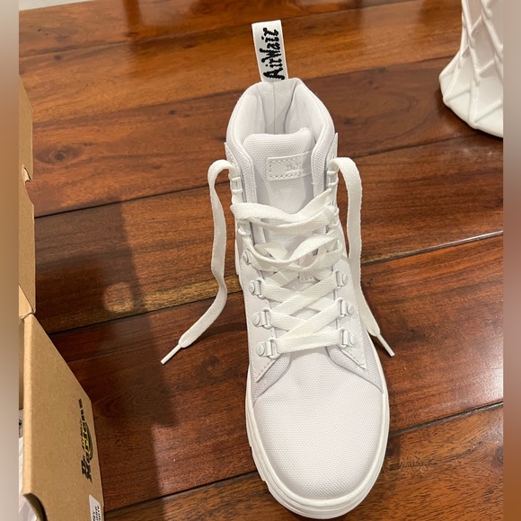 Dr. Martens Air Wair white boots size 7 - Worn once. In Excellent condition! - Picture 7 of 9